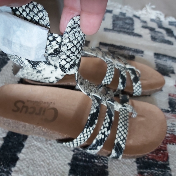 Sam Edelman sandal - Picture 2 of 4